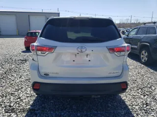 2015 Toyota Highlander XLE with VIN 5TDJKRFH2FS203543, listed as a Copart auction lot 52076675 with 62,013 mi miles and Clean Title. Bid and sale history available at carsss.com. Image 6.