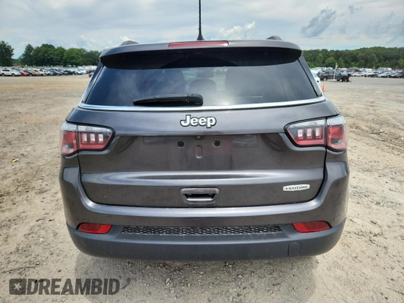 2020 Jeep Compass Latitude z VIN 3C4NJCBB8LT169922, wystawiony jako Copart lot #63466865 z przebiegiem 129 245 mil mil oraz Szkoda całkowita • Salvage title. Historia ofert i sprzedaży dostępna na DreamBid. Obrazek 6.