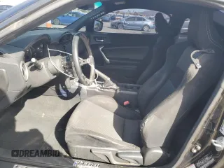 2017 Toyota 86 z VIN JF1ZNAA11H8704619, wystawiony jako Copart lot #50272835 z przebiegiem 104 096 mil mil oraz Szkody całkowita. Historia ofert i sprzedaży dostępna na DreamBid. Obrazek 7.