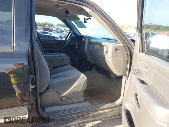 2007 Chevrolet Silverado 1500HD LT1 z VIN 1GCGC13U17F197536, wystawiony jako IAAI lot #42167105 z przebiegiem 177 604 mil mil oraz . Historia ofert i sprzedaży dostępna na DreamBid. Obrazek 5.