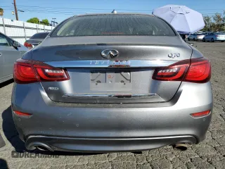 2018 Infiniti Q70 Luxe with VIN JN1BY1AR3JM220301, listed as a Copart auction lot 79569884 with 84,339 mi miles and Salvage title. Bid and sale history available at DreamBid. Image 6.