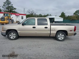 2006 Chevrolet Silverado 1500 LT1 with VIN 2GCEC13T161155954, listed as a IAAI auction lot 41643598 with 222,321 mi miles. Bid and sale history available at carsss.com. Image 14.