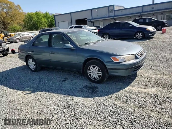 2001 Toyota Camry CE with VIN 4T1BG22K81U768006, listed as a Copart auction lot 50497335 with 187,898 mi miles and Salvage Title. Bid and sale history available at carsss.com. Image 10.