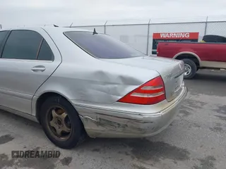 2002 Mercedes-Benz S-Class 5.0L with VIN WDBNG75J12A246997, listed as a IAAI auction lot 41566423 with 181,940 mi miles. Bid and sale history available at carsss.com. Image 6.