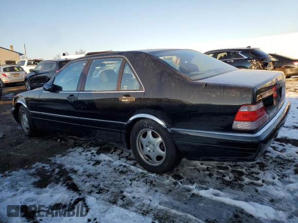 1999 Mercedes-Benz S 320/430/500 z VIN WDBGA33G5XA423665, wystawiony jako Copart lot #88708975 z przebiegiem Nie podano mil oraz Czysty tytuł • Clean title. Historia ofert i sprzedaży dostępna na DreamBid. Obrazek 2.