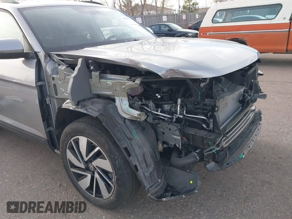 2024 Volkswagen Atlas SE with VIN 1V2WR2CA6RC566660, listed as a IAAI auction lot 41255378 with 12,814 mi miles and . Bid and sale history available at DreamBid. Image 6.