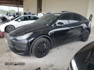 2022 Tesla Model Y Long Range z VIN 7SAYGDEE1NF393187, wystawiony jako Copart lot #56419535 z przebiegiem 82 757 mil mil oraz Nie do naprawy • Non repairable. Historia ofert i sprzedaży dostępna na DreamBid. Obrazek 1.