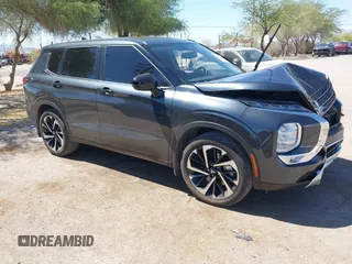 2024 Mitsubishi Outlander SE z VIN JA4J3VA88RZ057112, wystawiony jako IAAI lot #42272763 z przebiegiem 11 933 mil mil oraz . Historia ofert i sprzedaży dostępna na DreamBid. Obrazek 1.