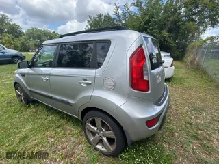 2013 Kia Soul + with VIN KNDJT2A63D7546122, listed as a Copart auction lot 52932655 with 96,489 mi miles and Clean Title. Bid and sale history available at carsss.com. Image 3.