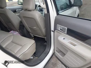 2008 Lincoln MKX with VIN 2LMDU88C18BJ33105, listed as a IAAI auction lot 42617092 with 207,787 mi miles and . Bid and sale history available at DreamBid. Image 8.