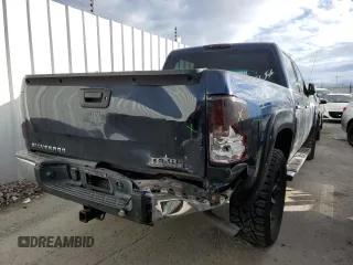 2007 Chevrolet Silverado 1500 1LT with VIN 3GCEC13J07G523824, listed as a Copart auction lot 85211794 with 304,461 mi miles and Salvage Title. Bid and sale history available at DreamBid. Image 3.