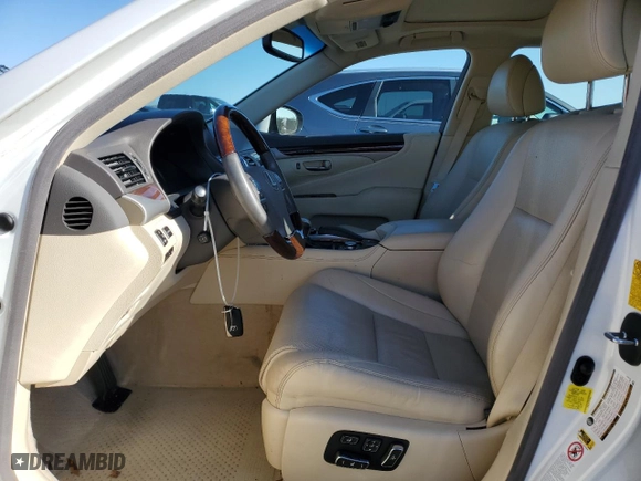 2014 Lexus LS 460 with VIN JTHBL5EF3E5132091, listed as a Copart auction lot 42593695 with 71,884 mi miles and Salvage Title. Bid and sale history available at carsss.com. Image 7.