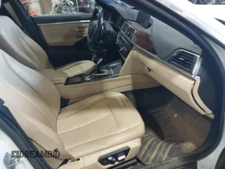 2019 BMW 4 Series 440i xDrive with VIN WBA4J7C5XKBM76209, listed as a IAAI auction lot 42071170 with 62,460 mi miles and . Bid and sale history available at carsss.com. Image 5.