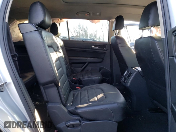 2019 Volkswagen Atlas SEL Premium with VIN 1V2NR2CAXKC582684, listed as a Copart auction lot 83217524 with 127,821 mi miles and Salvage title. Bid and sale history available at DreamBid. Image 12.