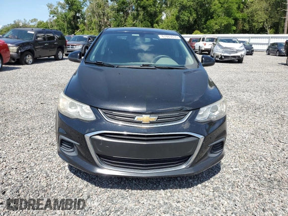 2017 Chevrolet Sonic LT z VIN 1G1JD5SH1H4105037, wystawiony jako Copart lot #61663635 z przebiegiem 127 876 mil mil oraz Szkoda całkowita • Salvage title. Historia ofert i sprzedaży dostępna na DreamBid. Obrazek 5.