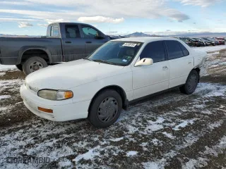 1995 Toyota Camry LE with VIN 4T1GK12E5SU858787, listed as a Copart auction lot 89400945 with 184,167 mi miles and Clean Title. Bid and sale history available at carsss.com. Image 1.