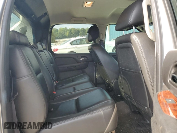 2011 Chevrolet Avalanche LTZ with VIN 3GNTKGE39BG302847, listed as a Copart auction lot 74126814 with 246,301 mi miles and Salvage Title. Bid and sale history available at carsss.com. Image 10.