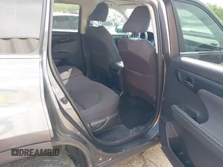2023 Toyota Highlander L z VIN 5TDKDRAH0PS004630, wystawiony jako IAAI lot #42071940 z przebiegiem 34 441 mil mil oraz . Historia ofert i sprzedaży dostępna na DreamBid. Obrazek 8.