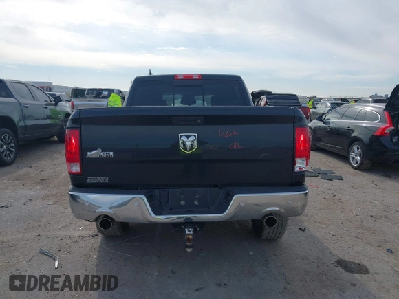 2018 Ram 1500 Lone Star Silver z VIN 1C6RR6LT6JS274001, wystawiony jako IAAI lot #41278610 z przebiegiem 131 991 mil mil oraz . Historia ofert i sprzedaży dostępna na DreamBid. Obrazek 16.