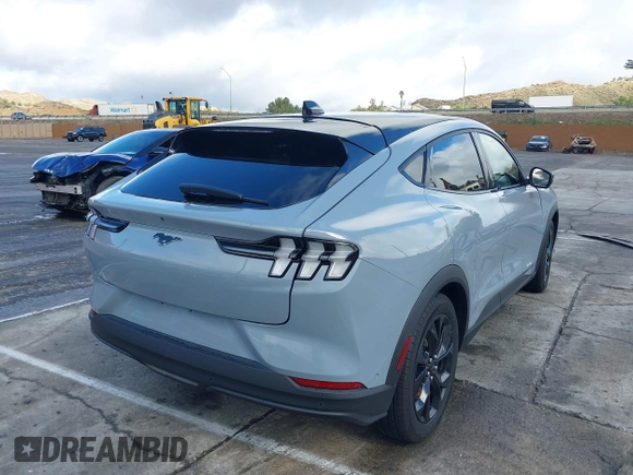 2024 Ford Mustang Mach-E Select с VIN 3FMTK1R47RMA03731, выставлен на аукционе IAAI как лот 41778026 с пробегом Не указан миль и . История ставок и продаж доступна на DreamBid. Изображение 4.
