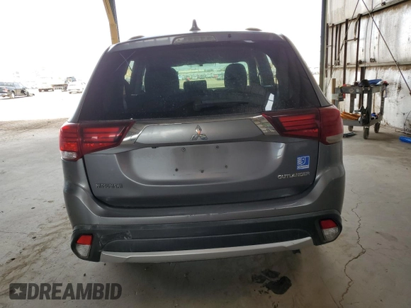2018 Mitsubishi Outlander ES z VIN JA4AD2A36JJ002886, wystawiony jako Copart lot #58671765 z przebiegiem 221 639 mil mil oraz Czysty tytuł • Clean title. Historia ofert i sprzedaży dostępna na DreamBid. Obrazek 6.