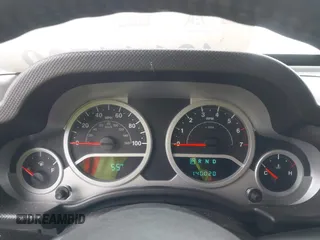 2010 Jeep Wrangler Sahara с VIN 1J4AA5D10AL166398, выставлен на аукционе IAAI как лот 42144530 с пробегом 140 020 миль миль и . История ставок и продаж доступна на DreamBid. Изображение 7.