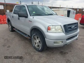 2004 Ford F-150 XLT z VIN 1FTPW14524KC80166, wystawiony jako IAAI lot #42738803 z przebiegiem 101 716 mil mil oraz . Historia ofert i sprzedaży dostępna na DreamBid. Obrazek 1.