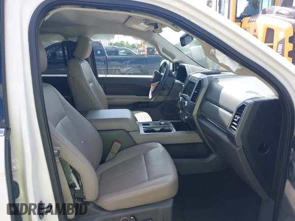 2019 Ford Expedition XLT z VIN 1FMJU1HT3KEA07331, wystawiony jako IAAI lot #42201946 z przebiegiem 100 990 mil mil oraz . Historia ofert i sprzedaży dostępna na DreamBid. Obrazek 5.