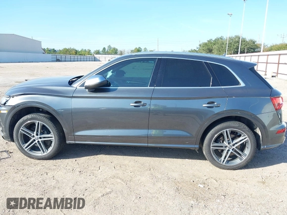 2018 Audi SQ5 Premium Plus z VIN WA1A4AFY1J2147407, wystawiony jako IAAI lot #40910292 z przebiegiem 74 942 mil mil oraz . Historia ofert i sprzedaży dostępna na DreamBid. Obrazek 14.