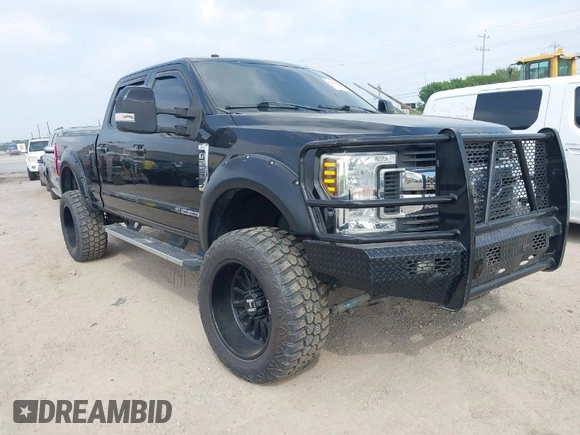 2018 Ford Super Duty F-250 SRW XL with VIN 1FT7W2BT7JEB26098, listed as a IAAI auction lot 41946894 with 160,396 mi miles. Bid and sale history available at carsss.com. Image 1.