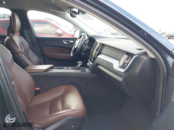 2018 Volvo XC60 Momentum with VIN YV4102RK1J1003714, listed as a IAAI auction lot 41446199 with 72,626 mi miles. Bid and sale history available at carsss.com. Image 5.