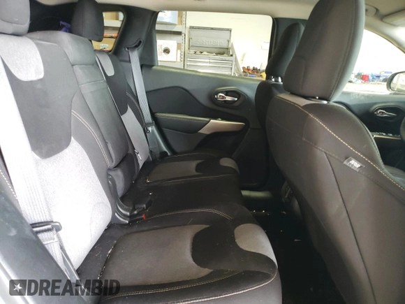 2017 Jeep Cherokee Sport z VIN 1C4PJLASXHW663159, wystawiony jako Copart lot #89033045 z przebiegiem 163 274 mil mil oraz Szkoda całkowita • Salvage title. Historia ofert i sprzedaży dostępna na DreamBid. Obrazek 11.