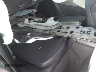 2020 BMW M8 z VIN WBSAE0C01LCD54612, wystawiony jako IAAI lot #41022043 z przebiegiem Nie podano mil oraz . Historia ofert i sprzedaży dostępna na DreamBid. Obrazek 8.