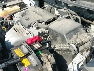2018 Toyota RAV4 XLE z VIN JTMWFREV7JJ203612, wystawiony jako IAAI lot #43034246 z przebiegiem 60 522 mil mil oraz . Historia ofert i sprzedaży dostępna na DreamBid. Obrazek 19.
