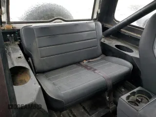 1985 Jeep CJ z VIN 1JCCM87AXFT128119, wystawiony jako Copart lot #42979045 z przebiegiem 83 932 mil mil oraz Tytuł czysty. Historia ofert i sprzedaży dostępna na DreamBid. Obrazek 11.