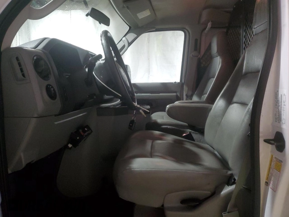 2014 Ford Econoline Cargo Commercial z VIN 1FTNE1EW9EDA49417, wystawiony jako Copart lot #57903895 z przebiegiem 39 300 mil mil oraz Czysty tytuł • Clean title. Historia ofert i sprzedaży dostępna na DreamBid. Obrazek 7.