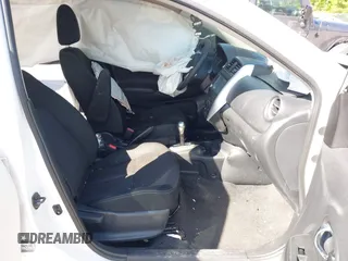 2019 Nissan Versa SV z VIN 3N1CN7AP1KL871615, wystawiony jako IAAI lot #42051338 z przebiegiem 108 364 mil mil oraz . Historia ofert i sprzedaży dostępna na DreamBid. Obrazek 5.