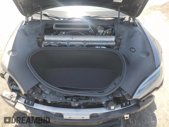 2022 Tesla Model S z VIN 5YJSA1E53NF491494, wystawiony jako Copart lot #56483015 z przebiegiem 31 507 mil mil oraz Szkoda całkowita • Salvage title. Historia ofert i sprzedaży dostępna na DreamBid. Obrazek 11.