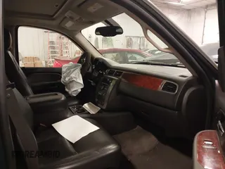 2009 GMC Yukon XL SLT with VIN 1GKFK16349R246350, listed as a IAAI auction lot 41567536 with 229,741 mi miles and . Bid and sale history available at DreamBid. Image 5.
