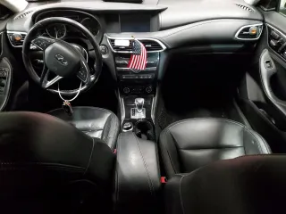 2017 Infiniti QX30 Premium z VIN SJKCH5CR7HA016566, wystawiony jako Copart lot #50260005 z przebiegiem Nie podano mil oraz Szkoda całkowita • Salvage title. Historia ofert i sprzedaży dostępna na DreamBid. Obrazek 8.