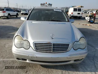 2004 Mercedes-Benz C 320 with VIN WDBRF64J84F450198, listed as a Copart auction lot 83259704 with 104,005 mi miles and Clean Title. Bid and sale history available at DreamBid. Image 5.
