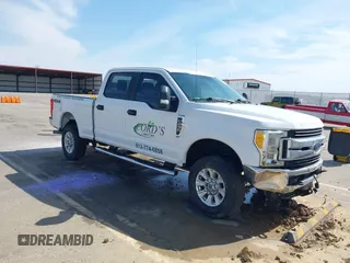 2017 Ford F-250 Lariat с VIN 1FT7W2B61HEC00975, выставлен на аукционе IAAI как лот 41722767 с пробегом 72 663 миль миль и . История ставок и продаж доступна на DreamBid. Изображение 1.