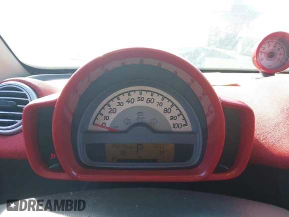 2014 Smart fortwo Pure with VIN WMEEJ3BA0EK757200, listed as a IAAI auction lot 41681977 with 99,245 mi miles and . Bid and sale history available at DreamBid. Image 7.