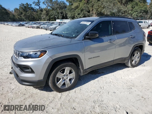 2022 Jeep Compass Altitude z VIN 3C4NJCBB7NT139457, wystawiony jako Copart lot #83322804 z przebiegiem 47 017 mil mil oraz Szkoda całkowita • Salvage title. Historia ofert i sprzedaży dostępna na DreamBid. Obrazek 1.