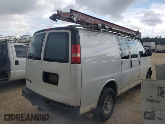 2015 Chevrolet Express Cargo z VIN 1GCWGFCF4F1230815, wystawiony jako Copart lot #60942305 z przebiegiem 185 018 mil mil oraz Czysty tytuł • Clean title. Historia ofert i sprzedaży dostępna na DreamBid. Obrazek 3.