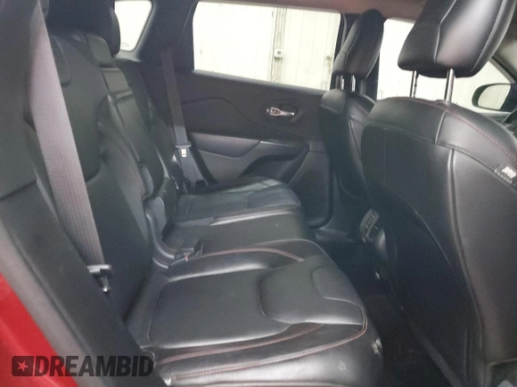 2015 Jeep Cherokee Trailhawk z VIN 1C4PJMBS9FW509642, wystawiony jako Copart lot #52385555 z przebiegiem 135 477 mil mil oraz Szkoda całkowita • Salvage title. Historia ofert i sprzedaży dostępna na DreamBid. Obrazek 10.