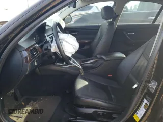 2011 BMW 3 Series 328i с VIN WBAPH5C56BA442111, выставлен на аукционе Copart как лот 54901935 с пробегом 123 927 миль миль и Списание • Salvage title. История ставок и продаж доступна на DreamBid. Изображение 7.