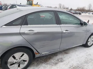 2014 Hyundai Sonata Hybrid Limited with VIN KMHEC4A4XEA117023, listed as a IAAI auction lot 41299461 with 154,822 mi miles. Bid and sale history available at carsss.com. Image 13.