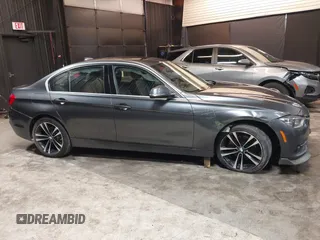 2018 BMW 3 Series 330i xDrive with VIN WBA8D9C51JEM34061, listed as a IAAI auction lot 42682318 with 65,245 mi miles and . Bid and sale history available at DreamBid. Image 13.