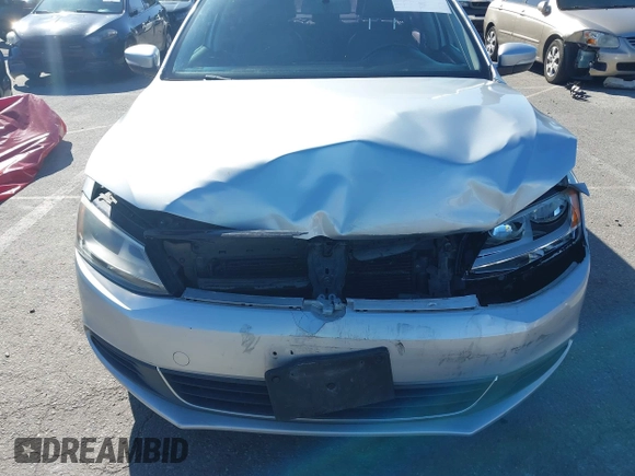 2013 Volkswagen Jetta SE with VIN 3VWDP7AJ6DM412727, listed as a IAAI auction lot 41824054 with 175,093 mi miles and . Bid and sale history available at DreamBid. Image 6.